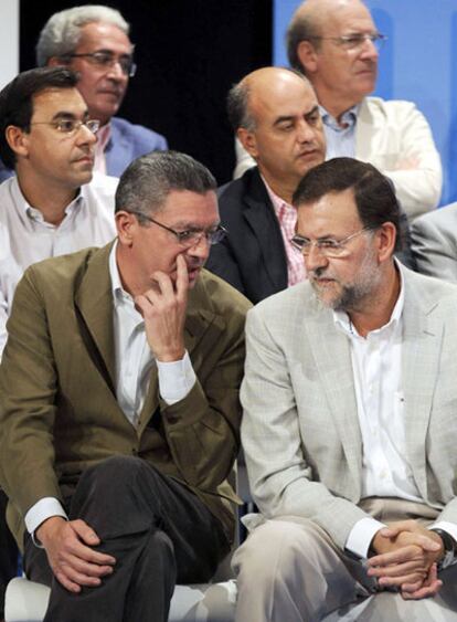 Ruiz-Gallardón y Rajoy, ayer, en Segovia.