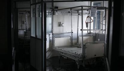 Llits tancats a Traumatologia de la Vall d'Hebron.