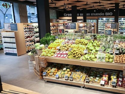 Interior del supermercado Carrefour Bio de Madrid.