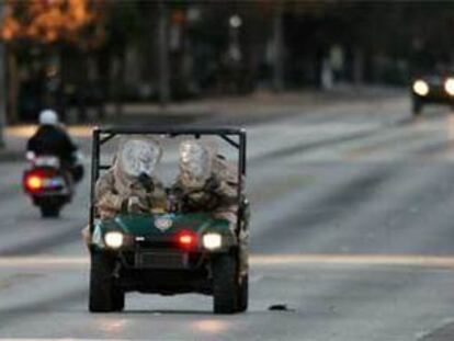 La policía estadounidense desaloja el centro de Austin tras el hallazgo de decenas de aves muertas