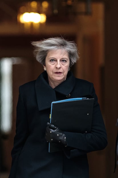 La primera ministra británica, Theresa May, en Downing Street, Londres, el 23 de marzo de 2017.