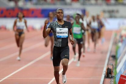 Semenya, camino de la victoria en Doha, en su último 800m.