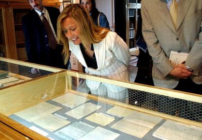 Marina Castaño, durante la inauguración de una exposición en la Fundación Cela de Iria Flavia, en 2003.