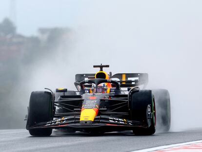 El Red Bull de Max Verstappen, el viernes durante los entrenamientos del GP de Hungría.