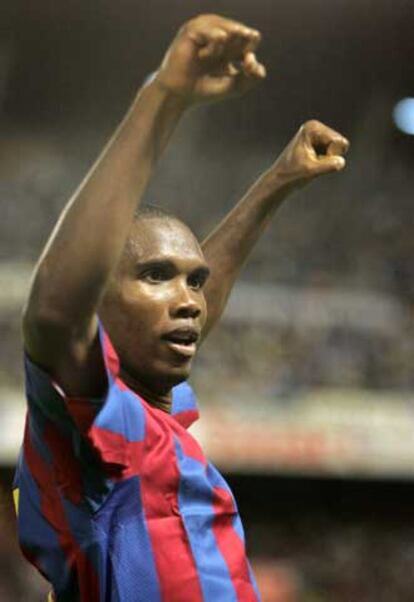 Eto'o celebra el gol que consiguió ayer ante el Celta.