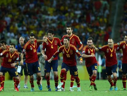 Los jugadores espa&ntilde;oles celebran el penalti de Navas.