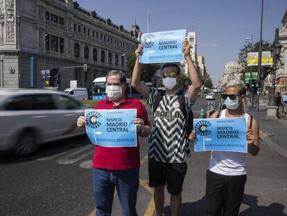 Protesta contra la moratoria de multas a Madrid Central, en la calle Alcalá el pasado 5 de julio