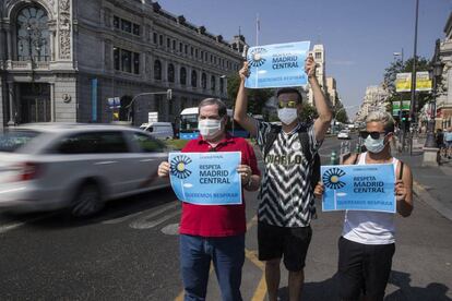 Protesta contra la moratoria de multas a Madrid Central, en la calle Alcalá el pasado 5 de julio