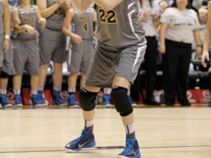 Lauren Hill durante um jogo de basquete.