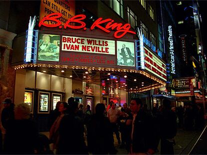 El B. B. King Blues Club & Grill es, según <b><i>The Village Voice</b></i>, el mejor sitio de Nueva York para ver bandas olvidadas.<b><i></b></i>
