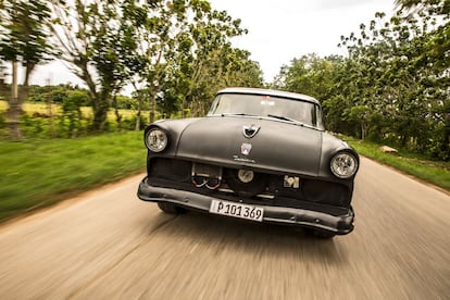 Un coche de carreras en Cuba.