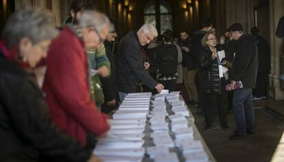 Colegio electoral ubicado en la Universitat de Barcelona, durante las elecciones catalanas en diciembre de 2017.