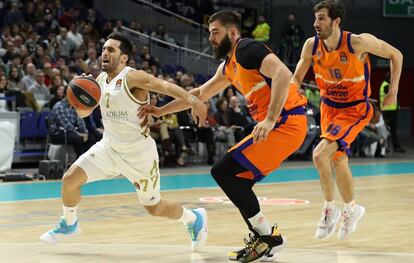 Campazzo escapa de Dubljevic y Vives