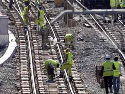 Obras del AVE entre la estación de Bellvitge y la de Sants.