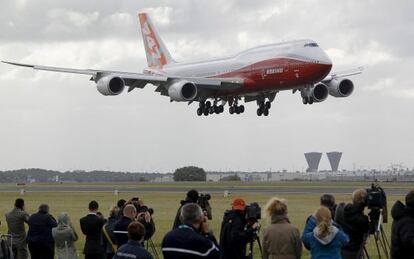 Foto de archivo del Boeing 747-8 Intercontinental en el aeropuerto de Le Bourget en París.