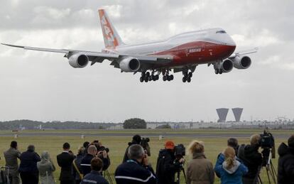 Foto de archivo del Boeing 747-8 Intercontinental en el aeropuerto de Le Bourget en Par&iacute;s.