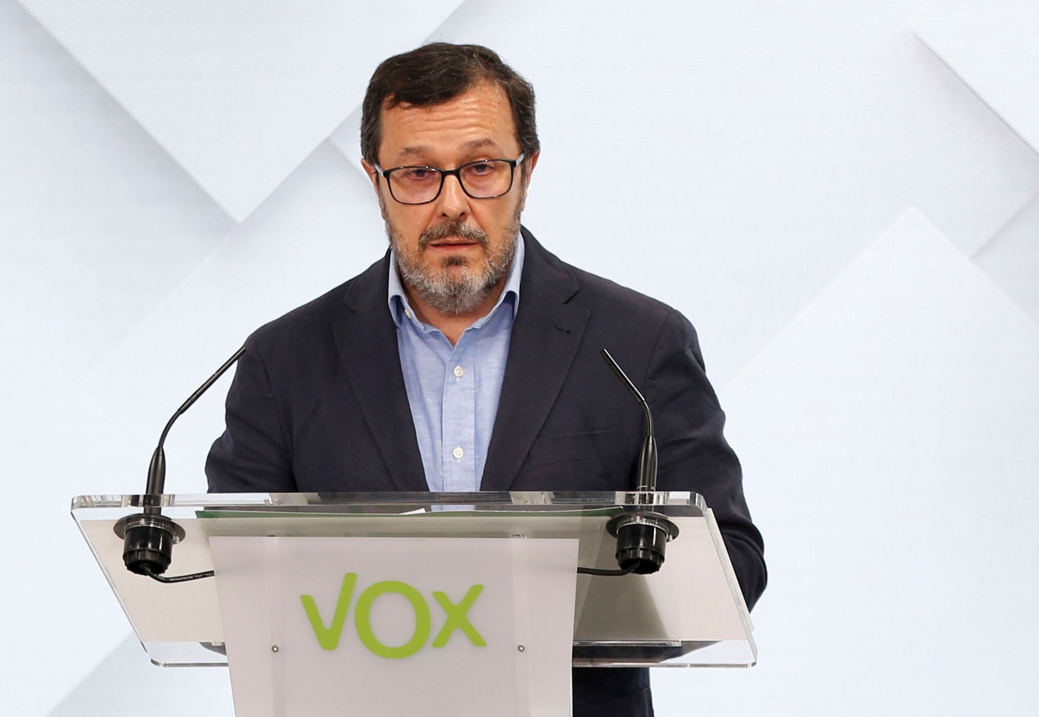 Vox mantiene su amenaza de romper con el PP en los ayuntamientos que cooperen con los inmigrantes