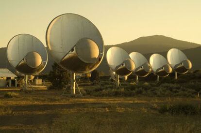 Antenas del telescopio Allen, en el norte de California, con las que el SETI escucha el universo en busca de una señal de vida.