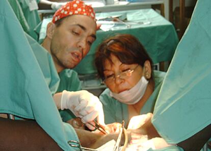 La doctora Celia Kohn, en el quirófano del centro de atención a víctimas de violencia sexual de Médicos Sin Fronteras en Bunia (República Democrática del Congo).