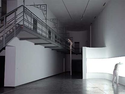 Imagen de la instalación de Bernardí Roig 'Sound Exercises' (2004-2006), en DA2, de Salamanca.