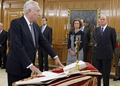 José Manuel García-Margallo jura su cargo como ministro de Asuntos Exteriores.