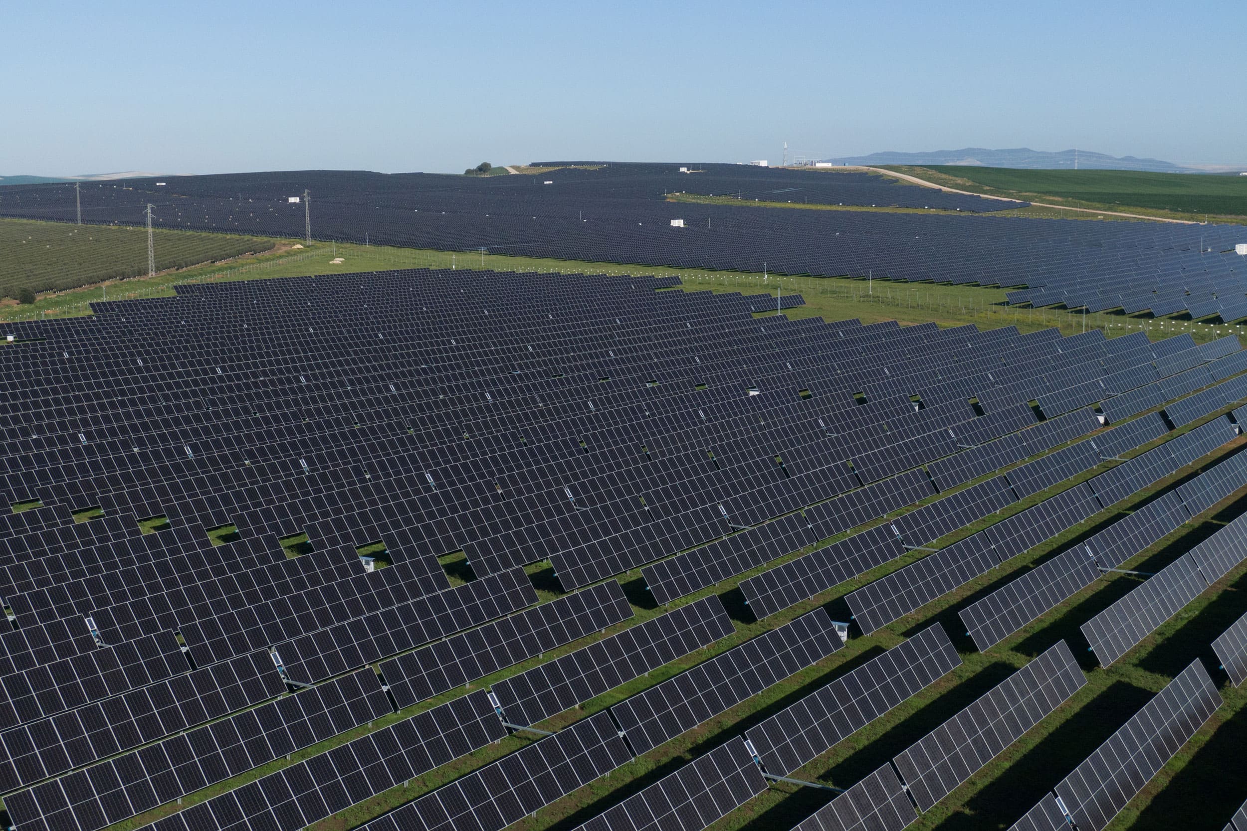 OHLA construirá tres plantas fotovoltaicas en Málaga y una cuarta en Valencia por 100 millones 