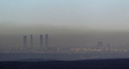 Nube de contaminaci&oacute;n sobre Madrid, en 2012. 