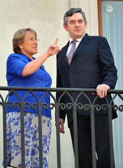 Michelle Bachelet y Gordon Brown, en el palacio de La Moneda.