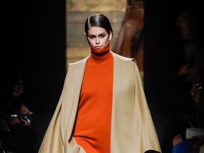 Ponchos y botas de montar en la colección más ecuestre de Michael Kors