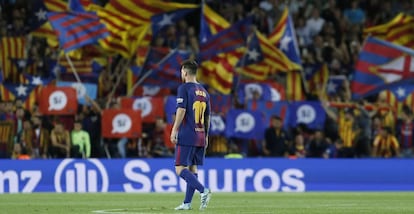 Messi, amb tot de banderes de fons en un partit contra l'Eibar.