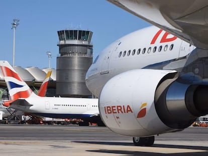 Aviones de British Airways e Iberia, ambas de IAG.