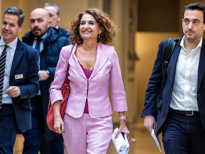 La ministra de Hacienda y vicepresidenta primera del Gobierno, María Jesús Montero, el martes antes de la sesión de control en el Senado.