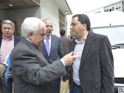 Baltar (izquierda) con el alcalde de Xinzo, Antonio Pérez.