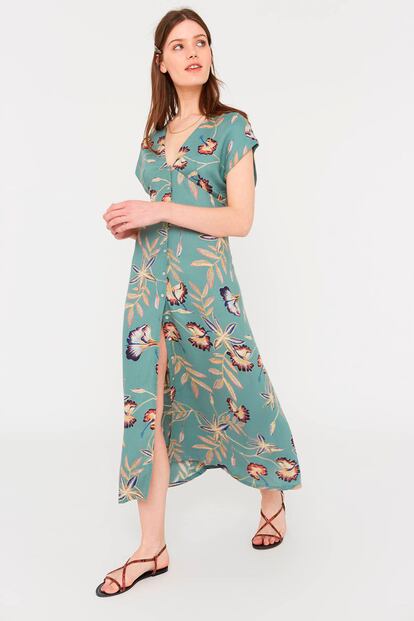 Vestido midi de estampado floral (39, 99 €), de Amichi.