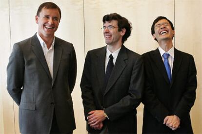 De izquierda a derecha: el ruso Andrei Okounkov, el estadounidenses Jon Kleinberg y el Australiano Terence Tao, galardonados en Madrid.
