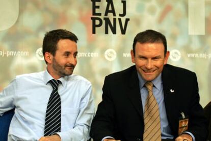 Josu Jon Imaz y Juan José Ibarretxe, durante la Asamblea Nacional del PNV