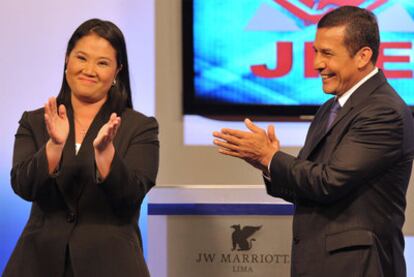 Keiko Fujimori y Ollanta Humala, tras el debate televisado del domingo pasado.