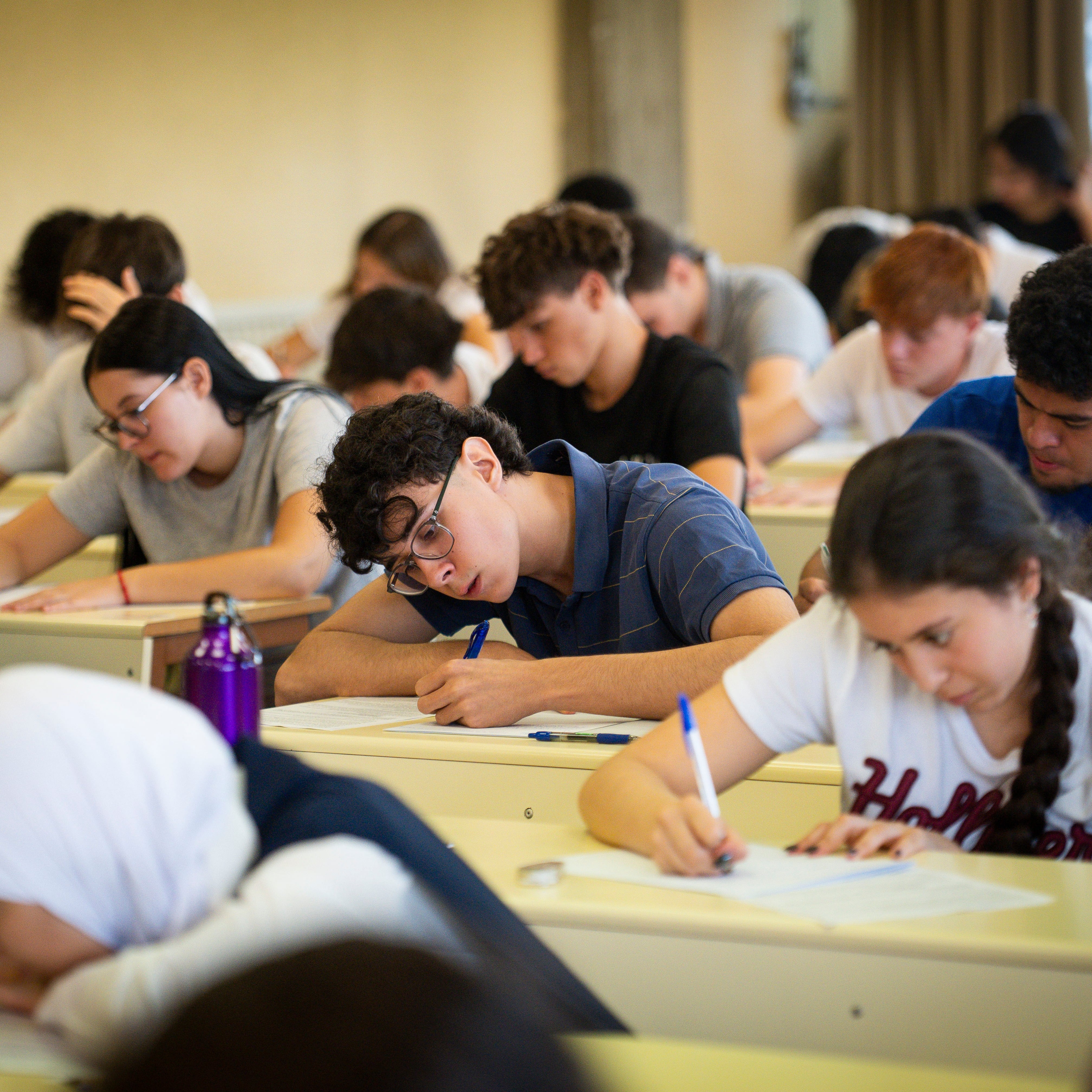 Estudiantes examinándose de la PAU, el pasado junio en la Universidad Complutense de Madrid. 
