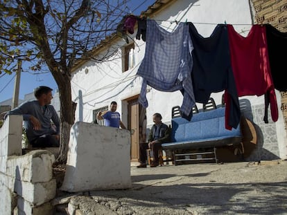 Miembros de la familia Barbur, de nacionalidad rumana y residentes en Casariche desde 2002.