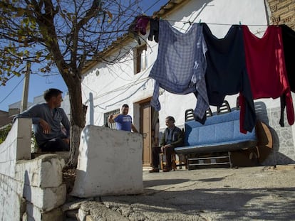 Miembros de la familia Barbur, de nacionalidad rumana y residentes en Casariche desde 2002.