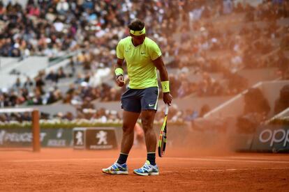 Nadal, azotado por un remolino de viento.