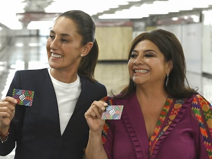 Claudia Sheinbaum y Clara Brugada durante la reapertura de la Línea 1 del metro, en la estación Chapultepec.
