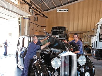 Uno de los dos Rolls-Royce Silver Phantom IV que usa el Rey y sus visitantes.