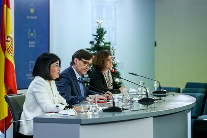 Rueda de Salvador Illa y Carolina Darias tras el Consejo Interterritorial de Salud el 4 de enero.