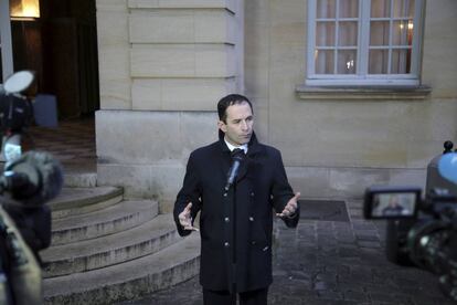 Benoit Hamon, durante una rueda de prensa el 30 de enero de 2017 en Par&iacute;s. 