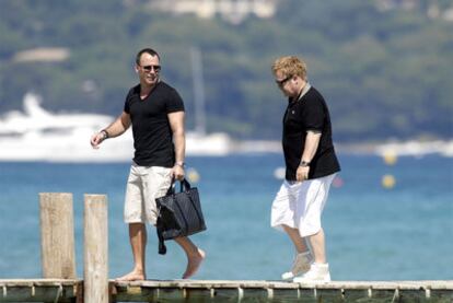 Elton John y su marido, David Furnish, disfrutan del mismo destino.