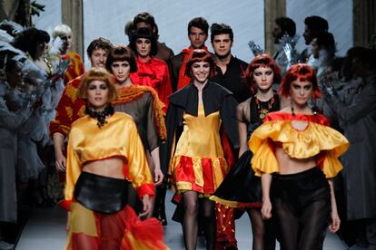 Francis Montesinos convierte Madrid Fashion Week en un espectáculo