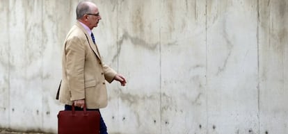 El expresidente de Caja Madrid y de Bankia, Rodrigo Rato, a su llegada esta ma&ntilde;ana a la Audiencia Nacional en San Fernando de Henares.