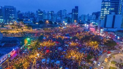 Vis&atilde;o do protesto em S&atilde;o Paulo, no Largo da Batata. 