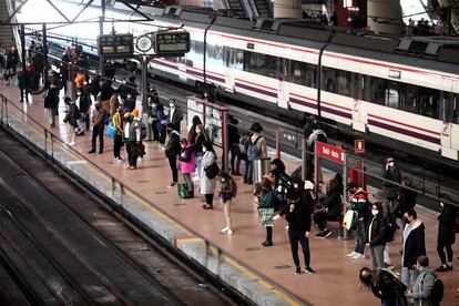 Uno de los andenes de Cercanías de Atocha el 15 de marzo de 2021.